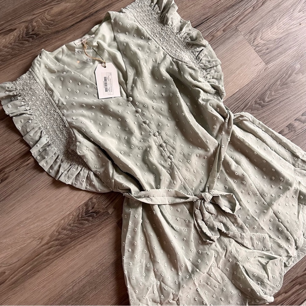 Free the Roses Light Green Ruffled Romper Size Small